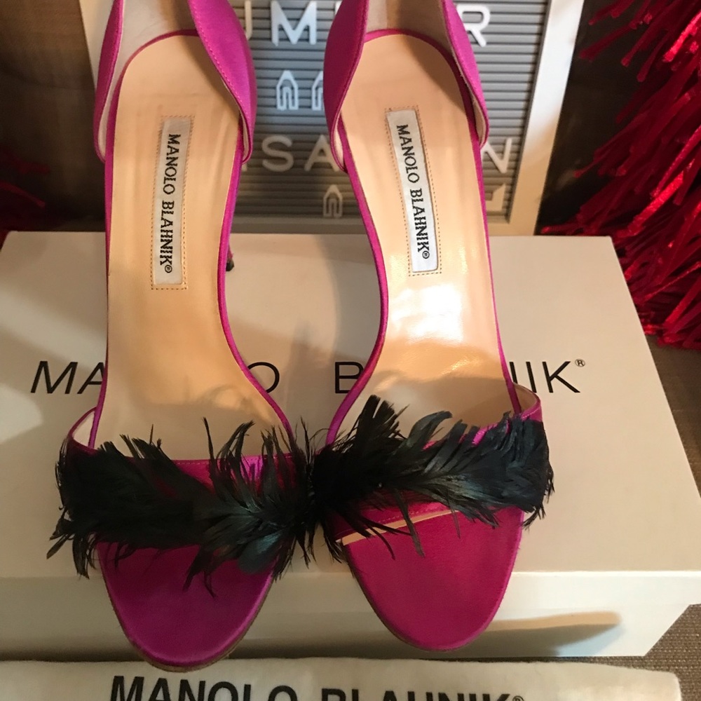Manolo Blahnik Catalina in Satin Pink